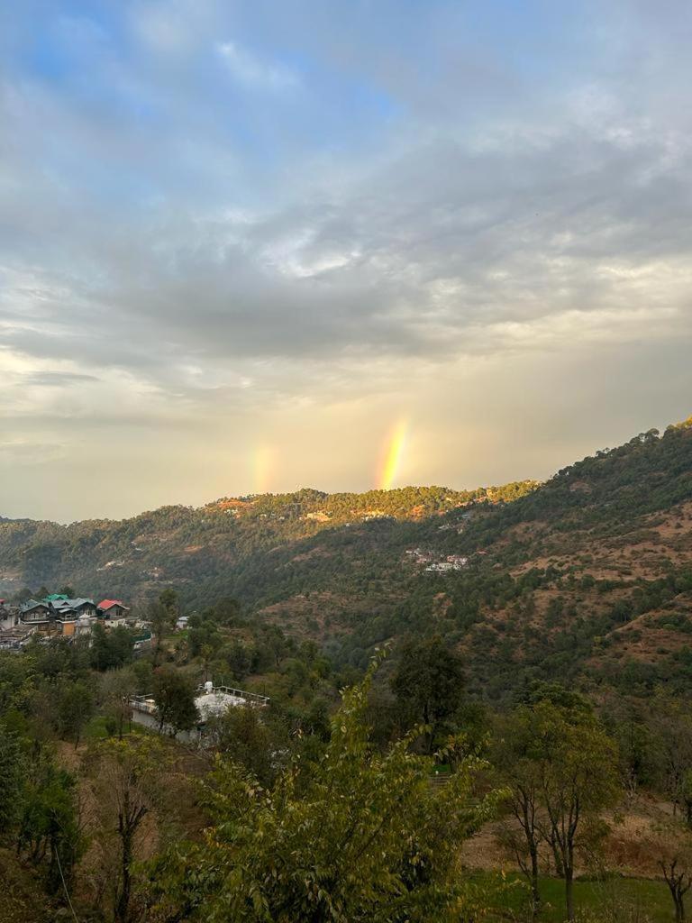 Idyllic Private Cottage W/King Bed + Mountain View Kasauli Luaran gambar