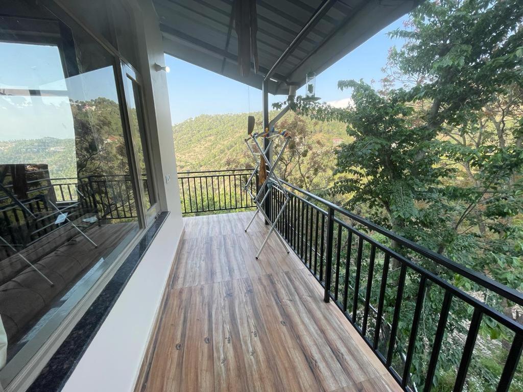 Idyllic Private Cottage W/King Bed + Mountain View Kasauli Luaran gambar